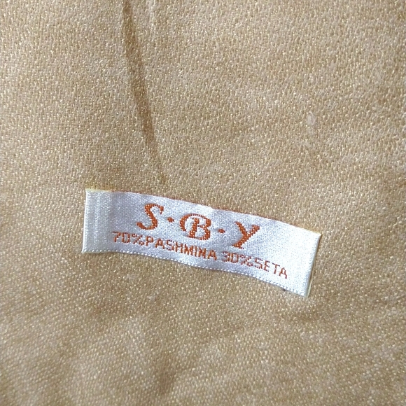 Pashima - Picture 2 of 4